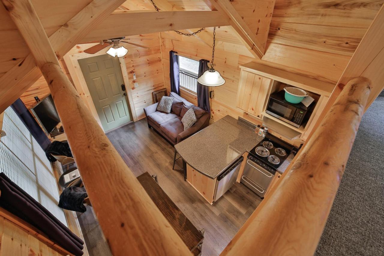 Thomas Cabin Forest Tiny Cabin With Hot Tub Чатануга Екстериор снимка