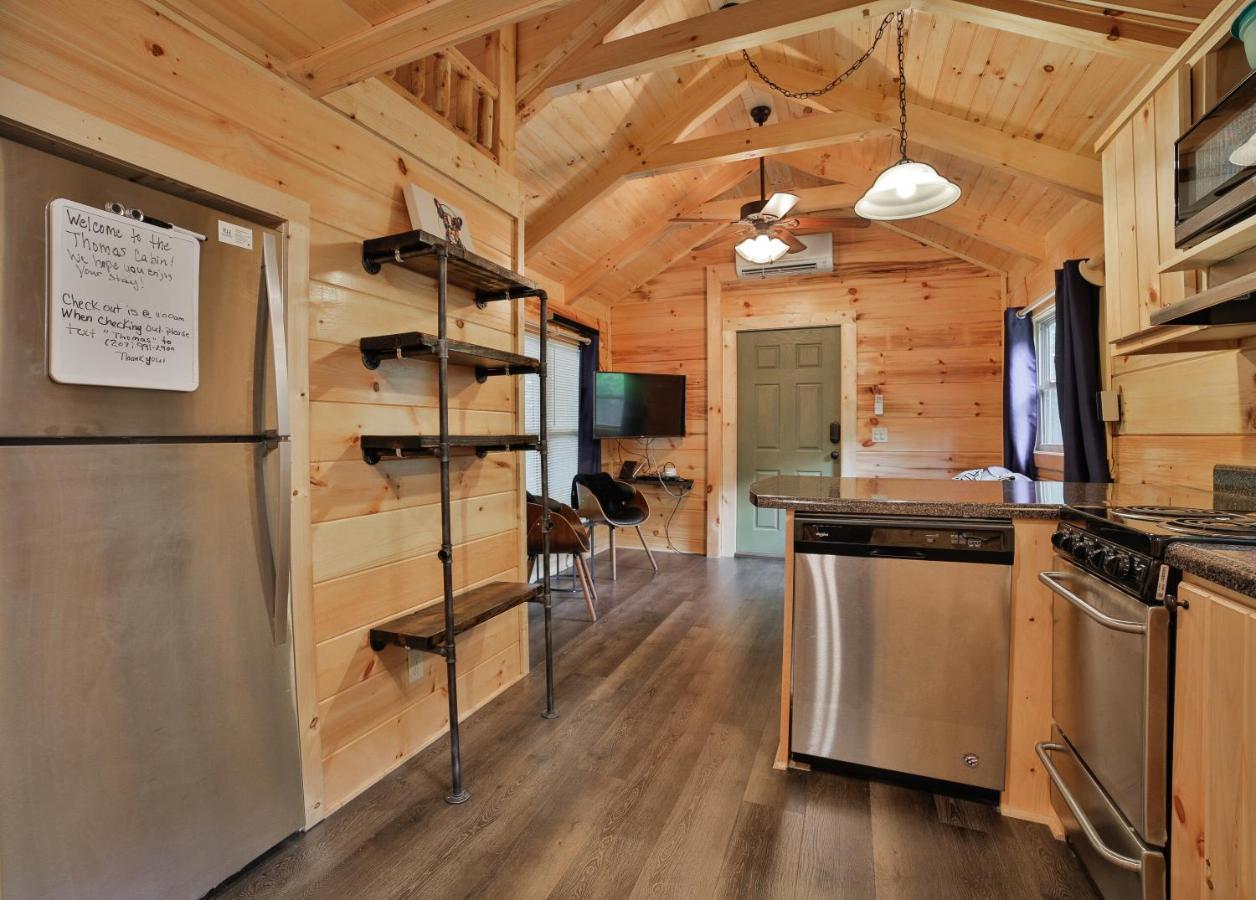 Thomas Cabin Forest Tiny Cabin With Hot Tub Чатануга Екстериор снимка