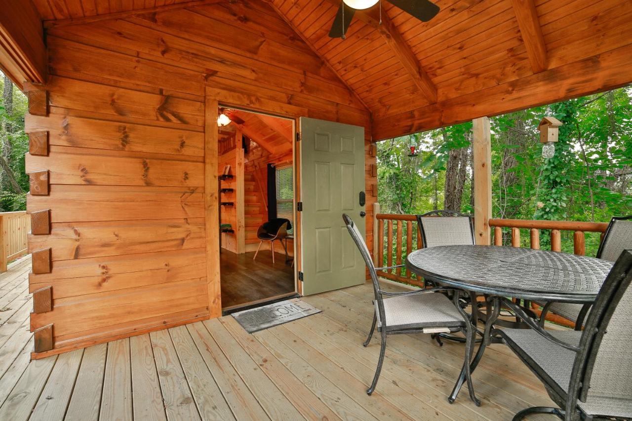 Thomas Cabin Forest Tiny Cabin With Hot Tub Чатануга Екстериор снимка